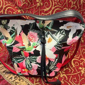 Anthea Crawford  Floral Hummingbird Tote bag